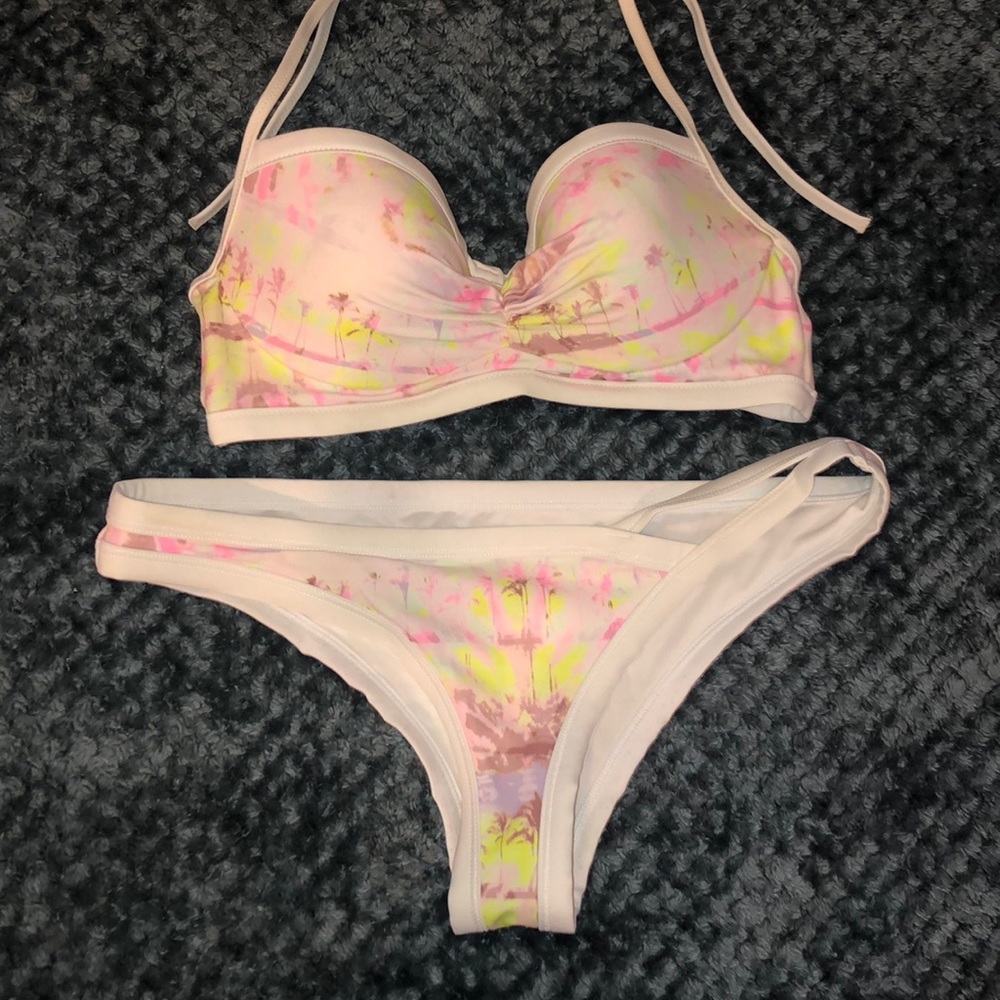 VS bikini